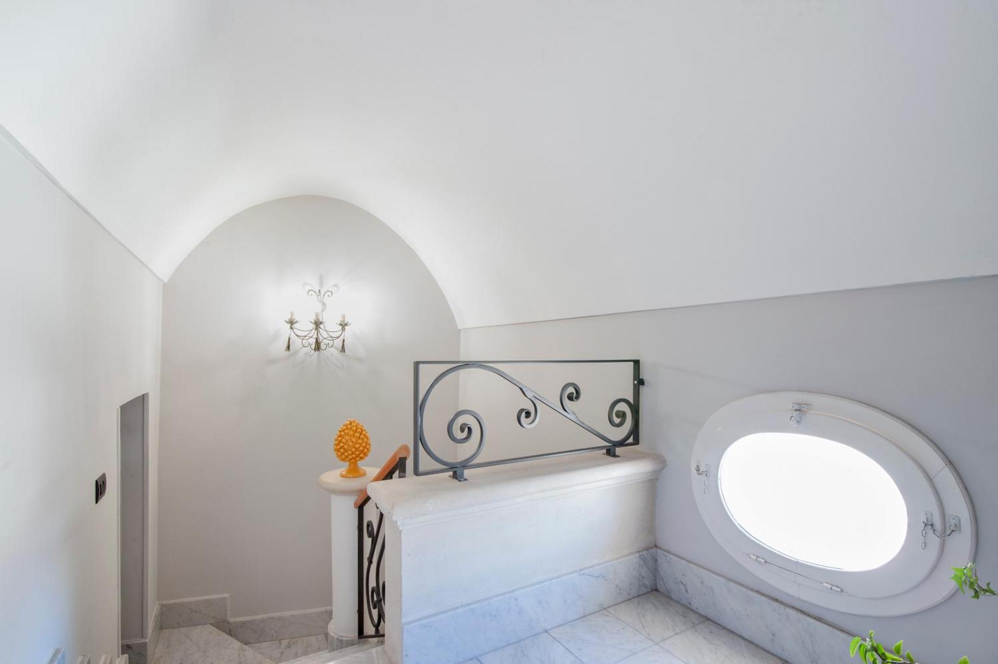 לצ'ה The Golden Hour, Luxury Apartment With A Panoramic View מראה חיצוני תמונה