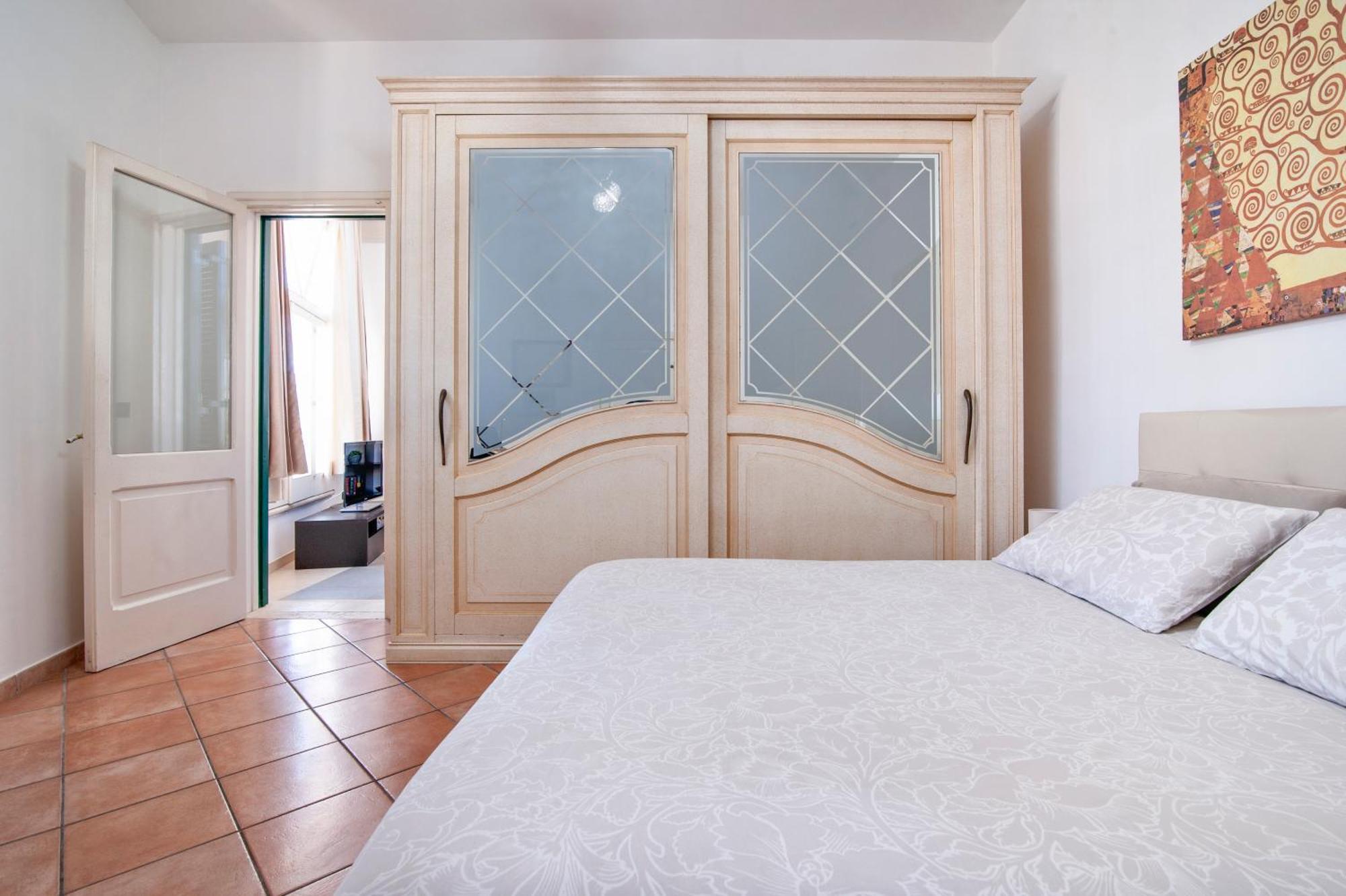 לצ'ה The Golden Hour, Luxury Apartment With A Panoramic View מראה חיצוני תמונה